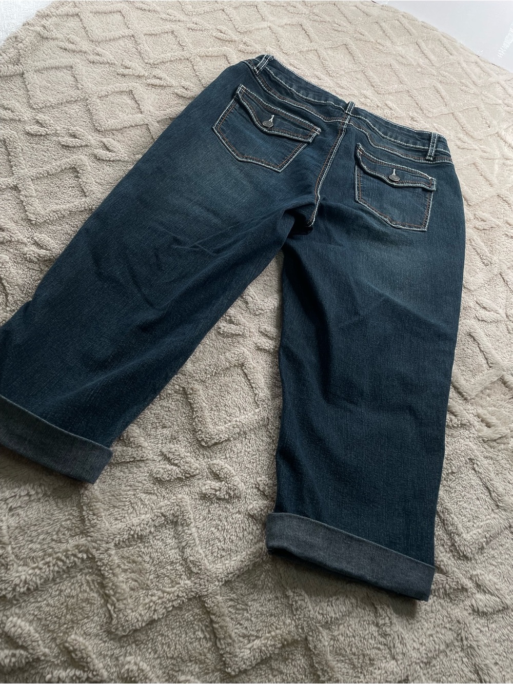 Revolt Jeans Dark Blue Cropped Capri with Cuffed Button Hem Size 8 Weekender - Picture 9 of 9